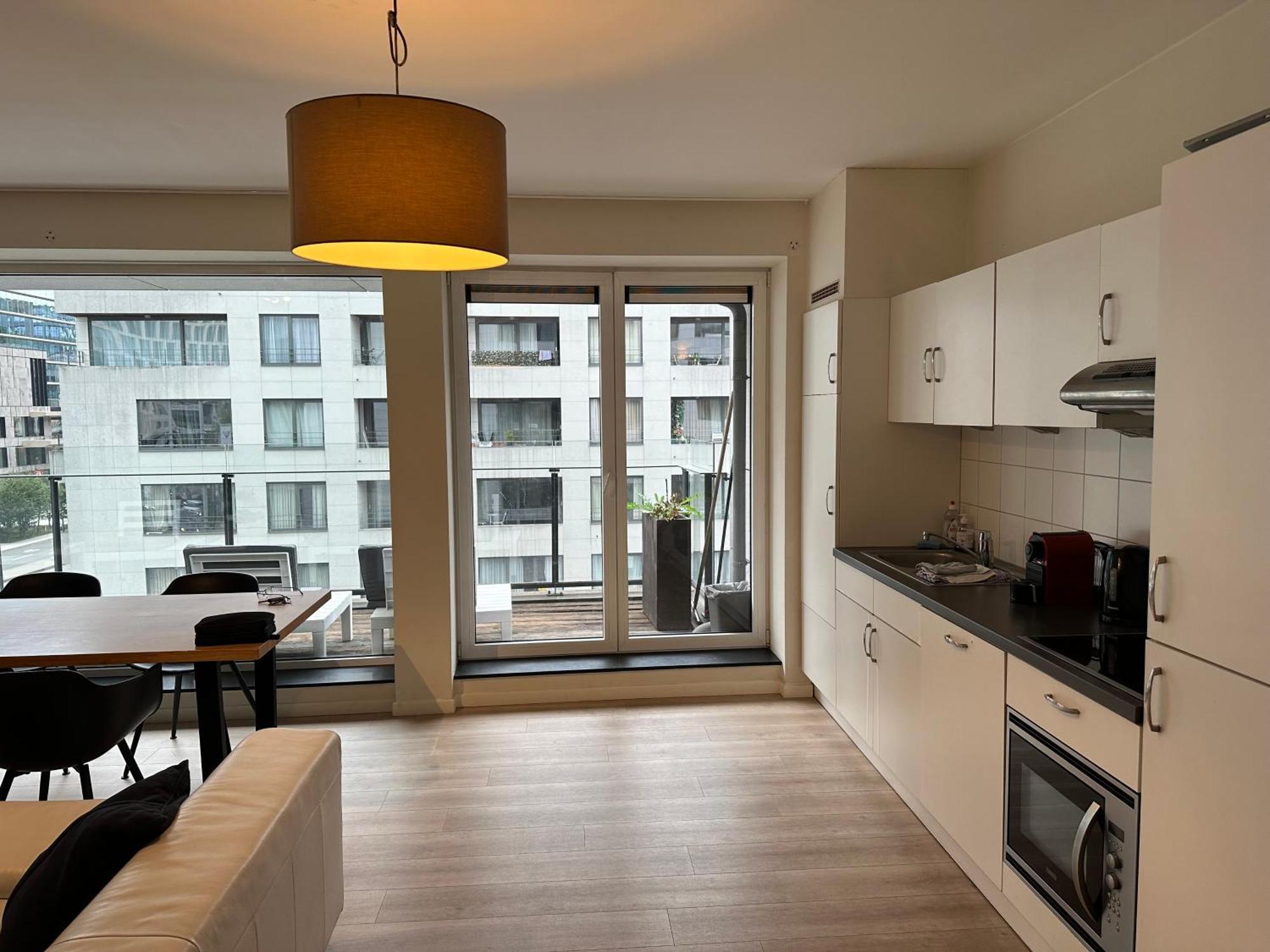 3 Bedroom In Center With Balcony View *
