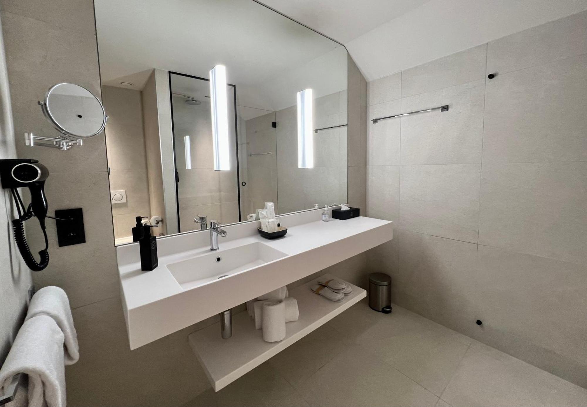 Opo Hotel 4*