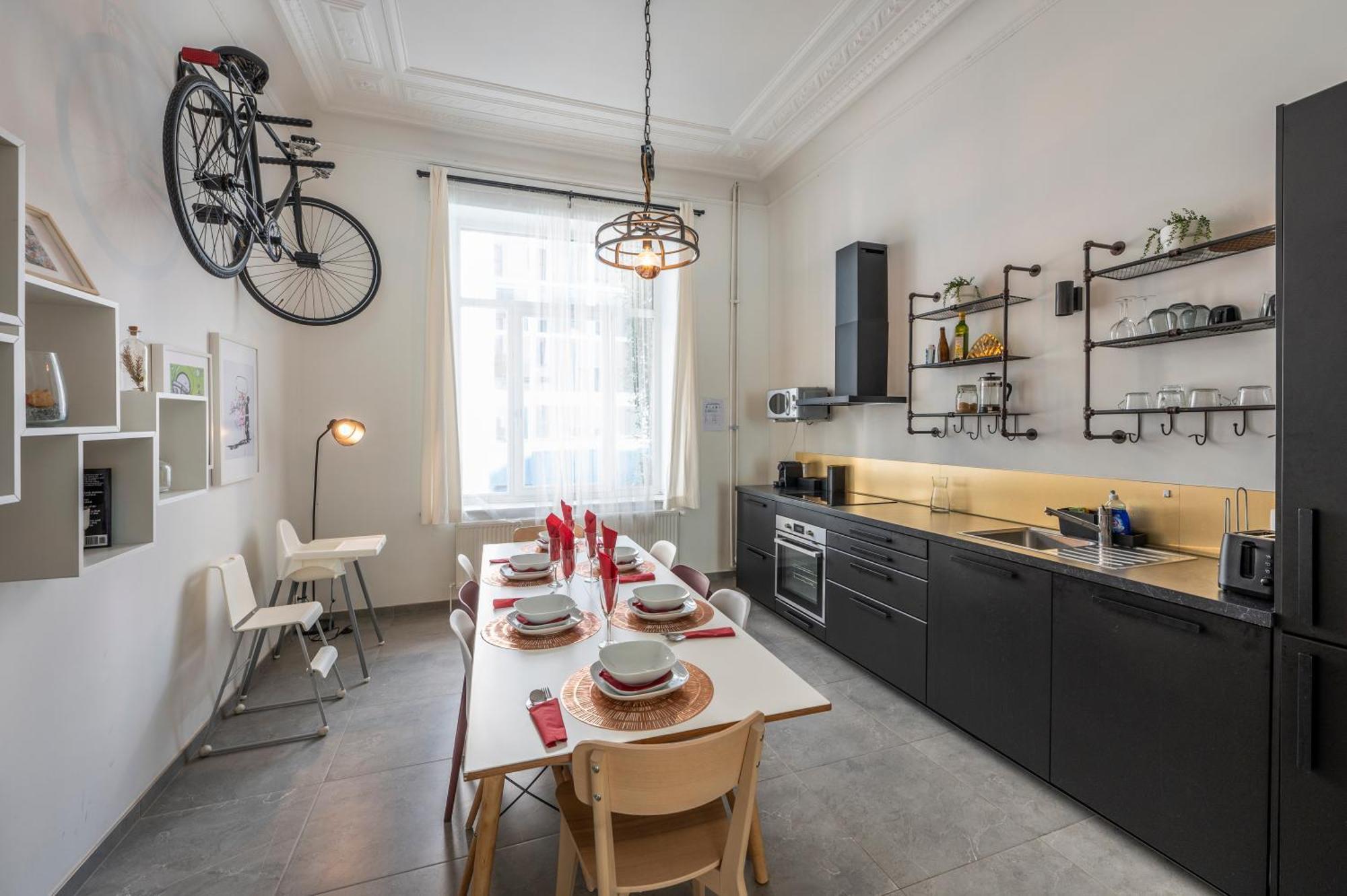 Superb 3 Bedroom & 3 Bathroom Duplex In Centre