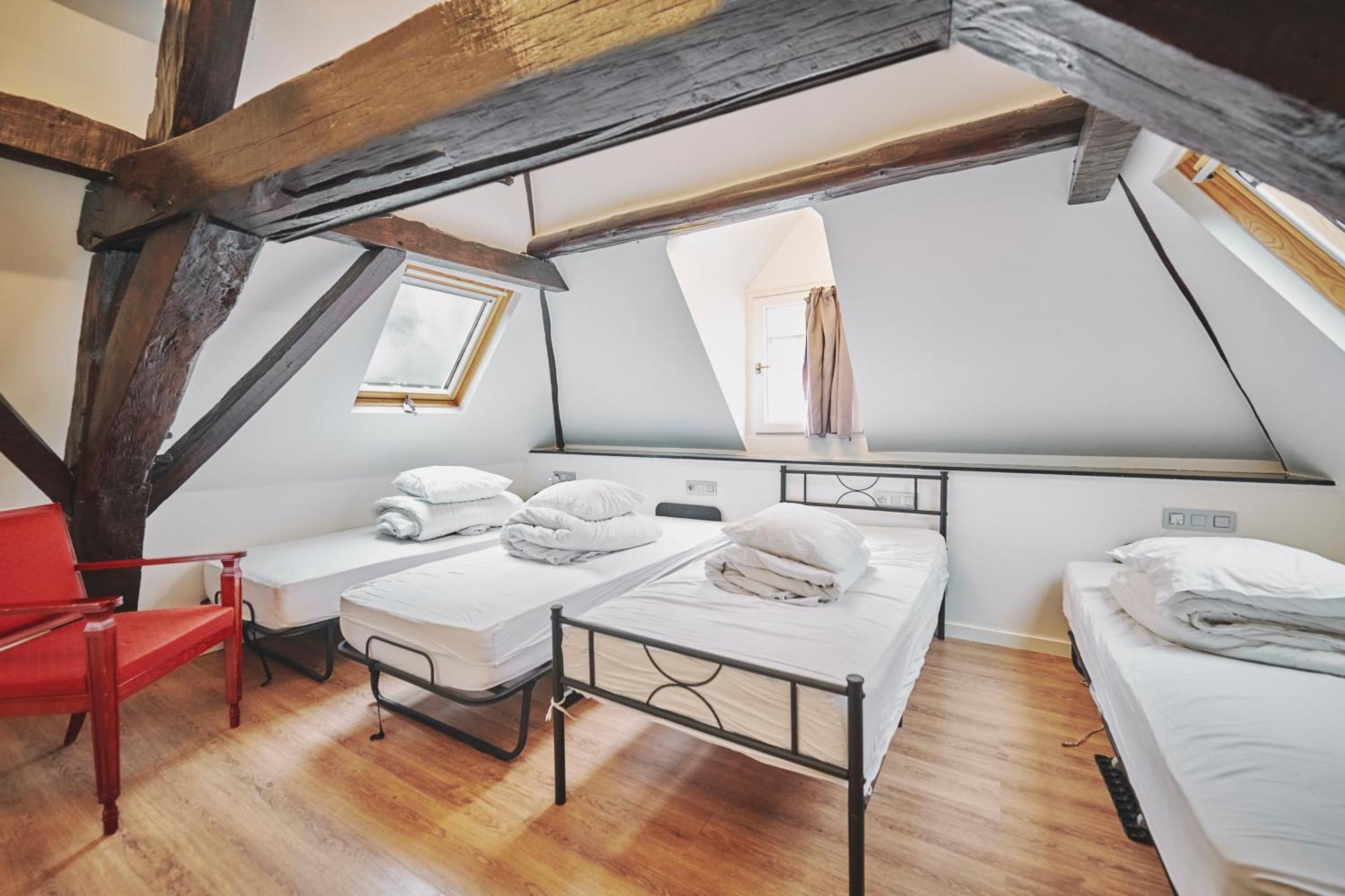 2go4 Quality Grand Place Hostel