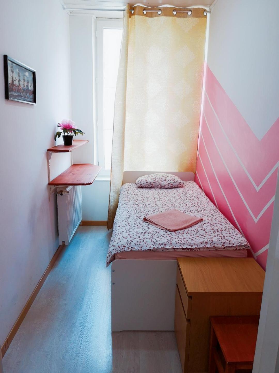 A Private For Backpacker Share Bathroom * Bruxelles