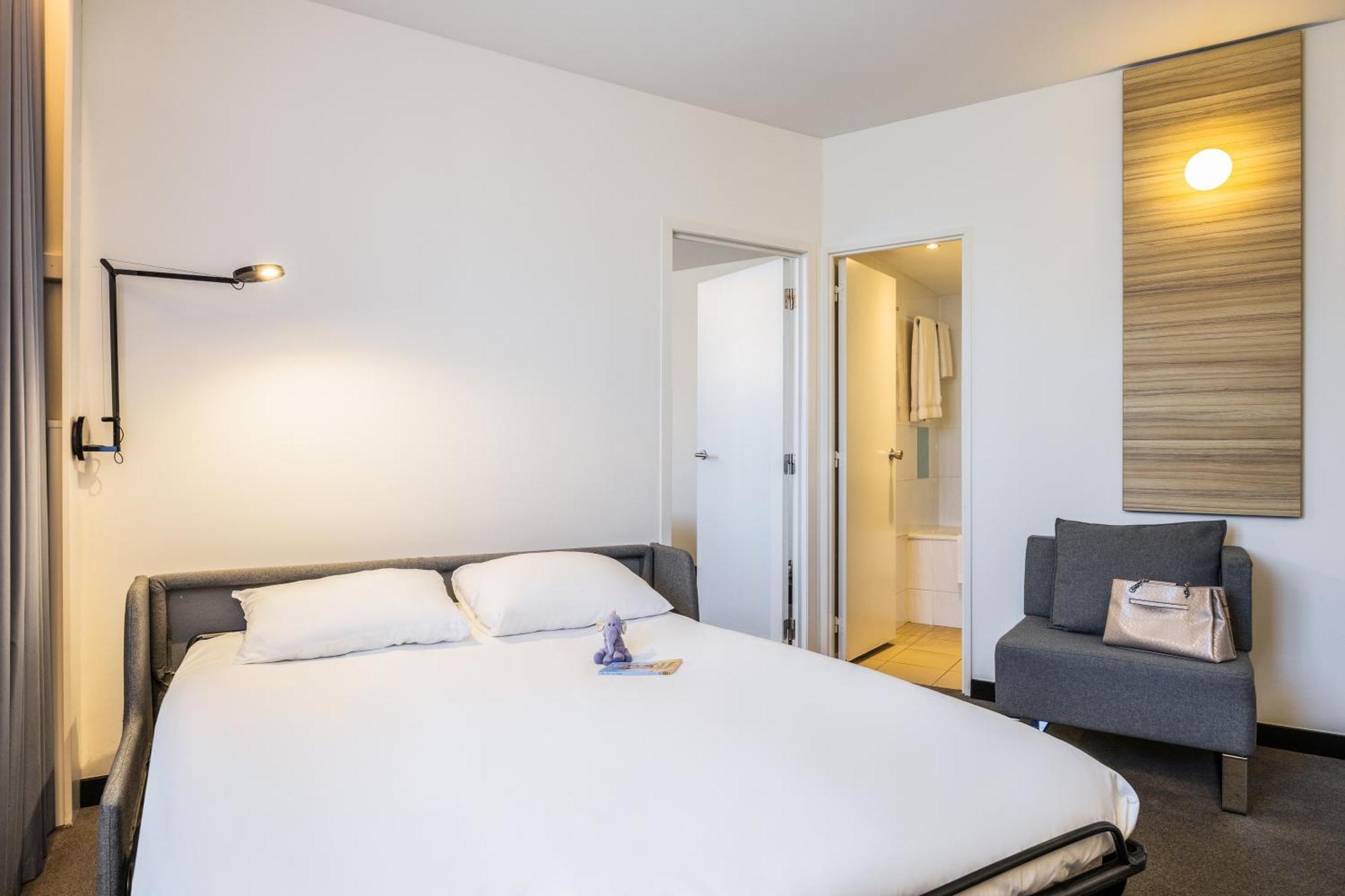 Novotel Off Grand Place Hotel