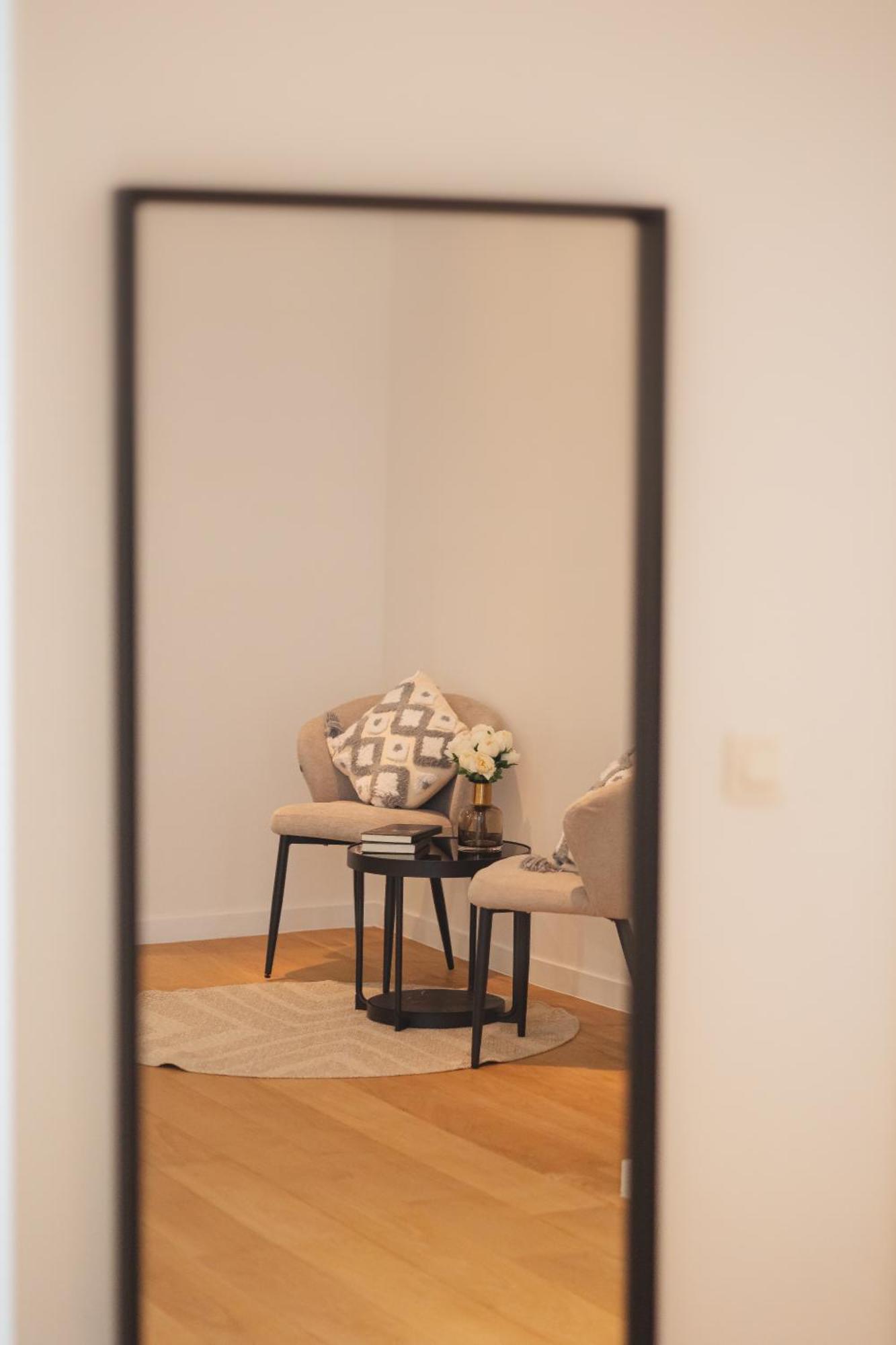 600m² Luxe & Jardin, Coeur Apartment