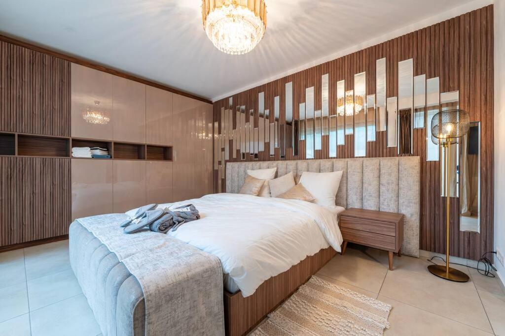 Luxueux 5 * Brüssel