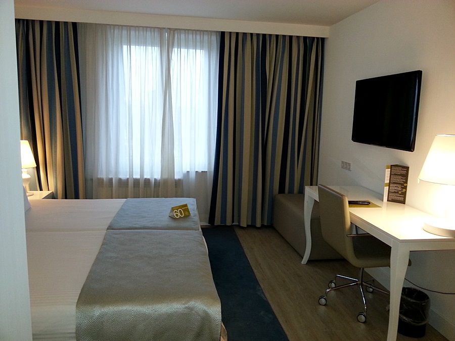 Hotel Catalonia Grand Place 4*