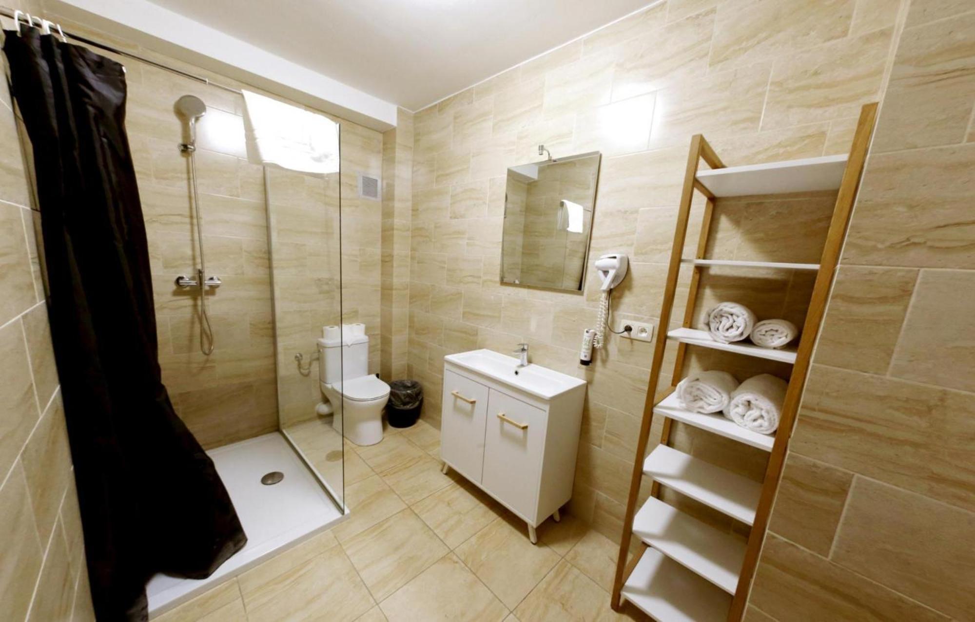 Albert Hotel 2*