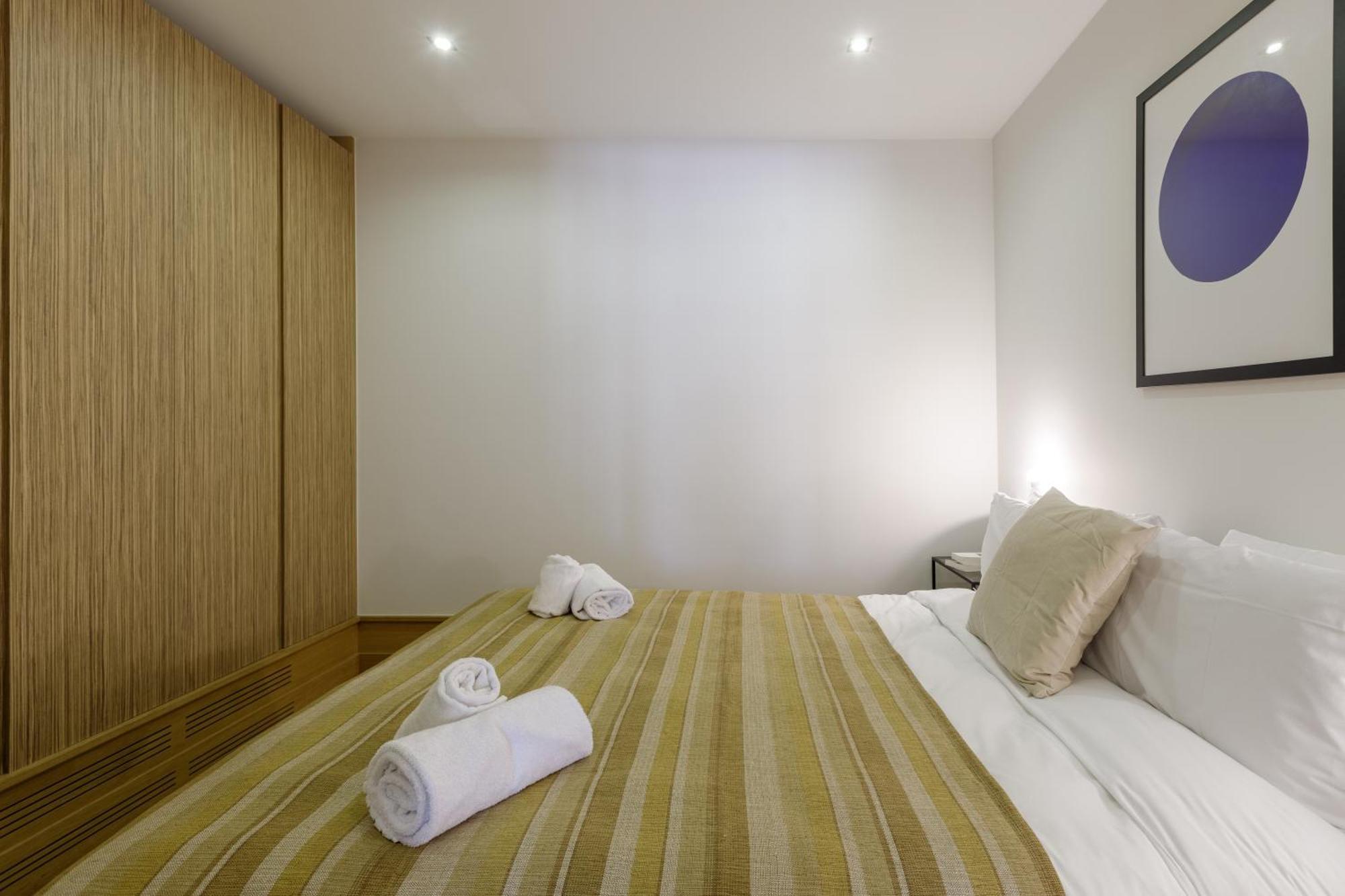Apartment Couronne