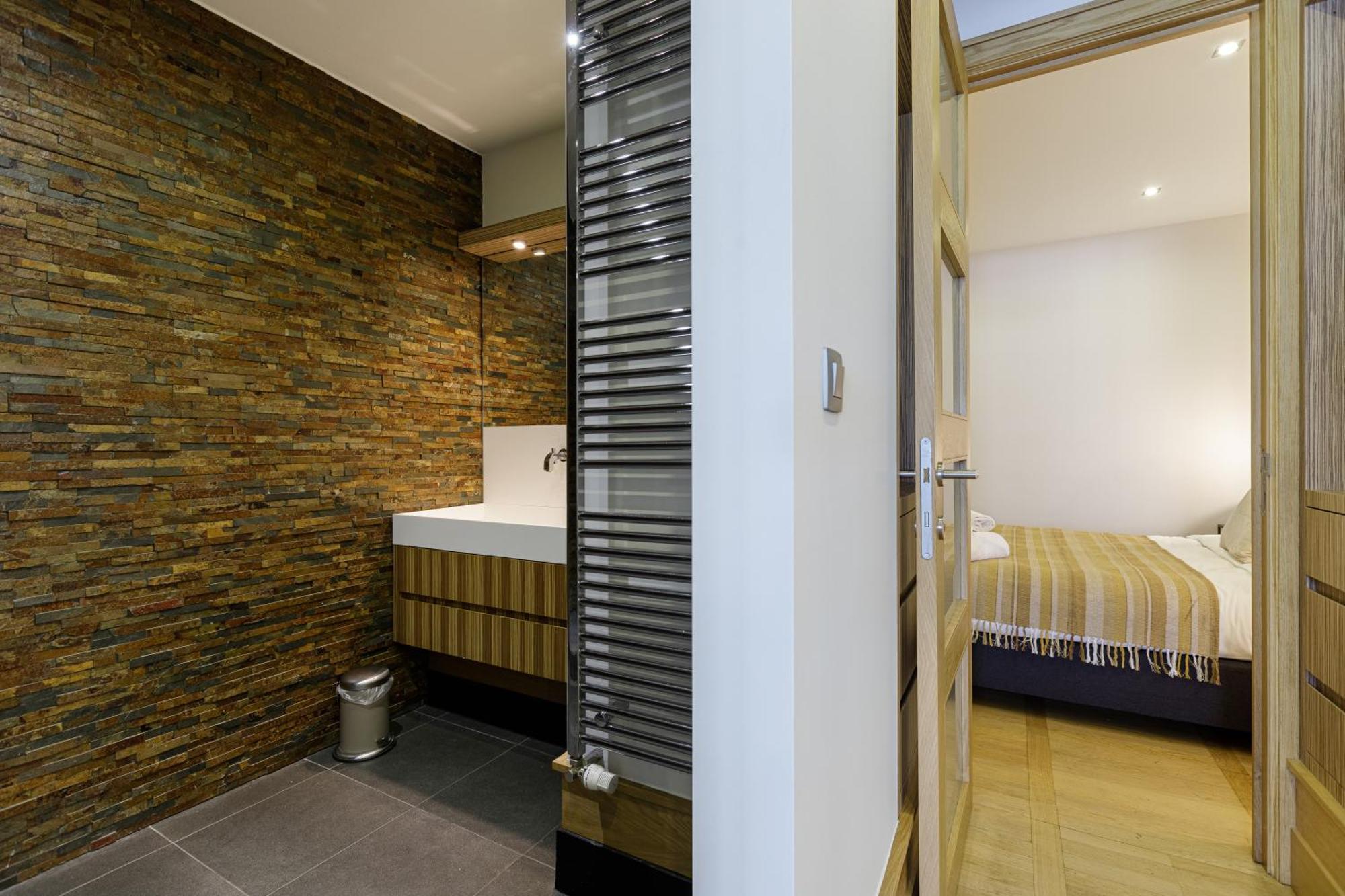 Apartment Couronne
