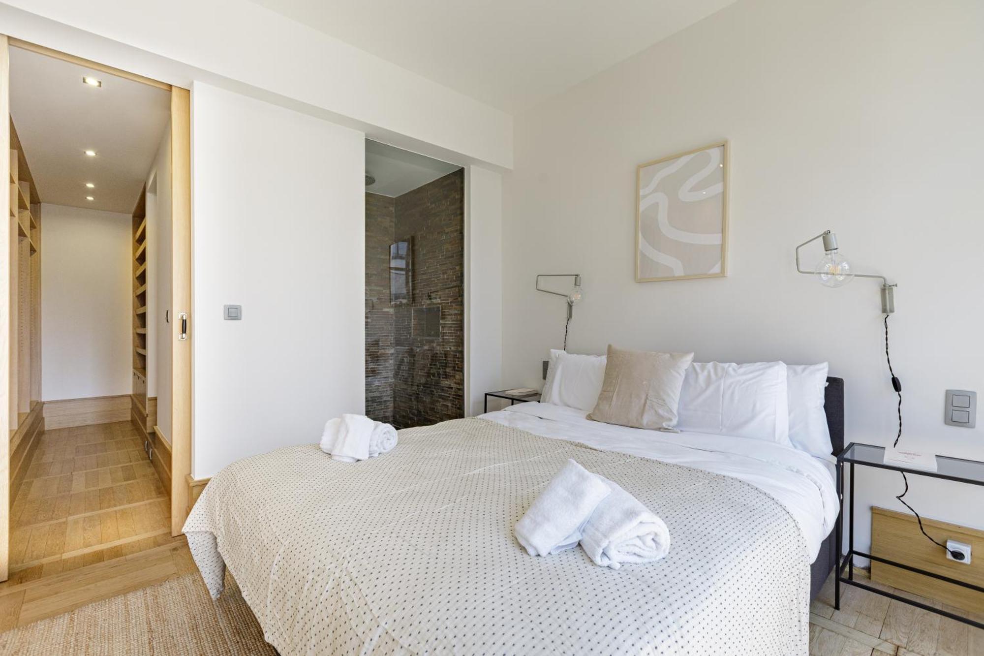 Apartment Couronne