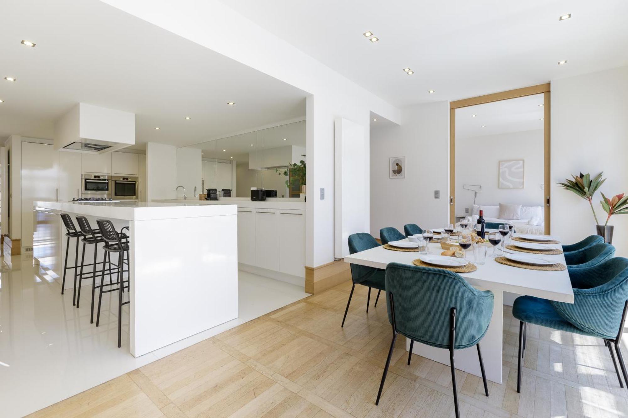 Apartment Couronne