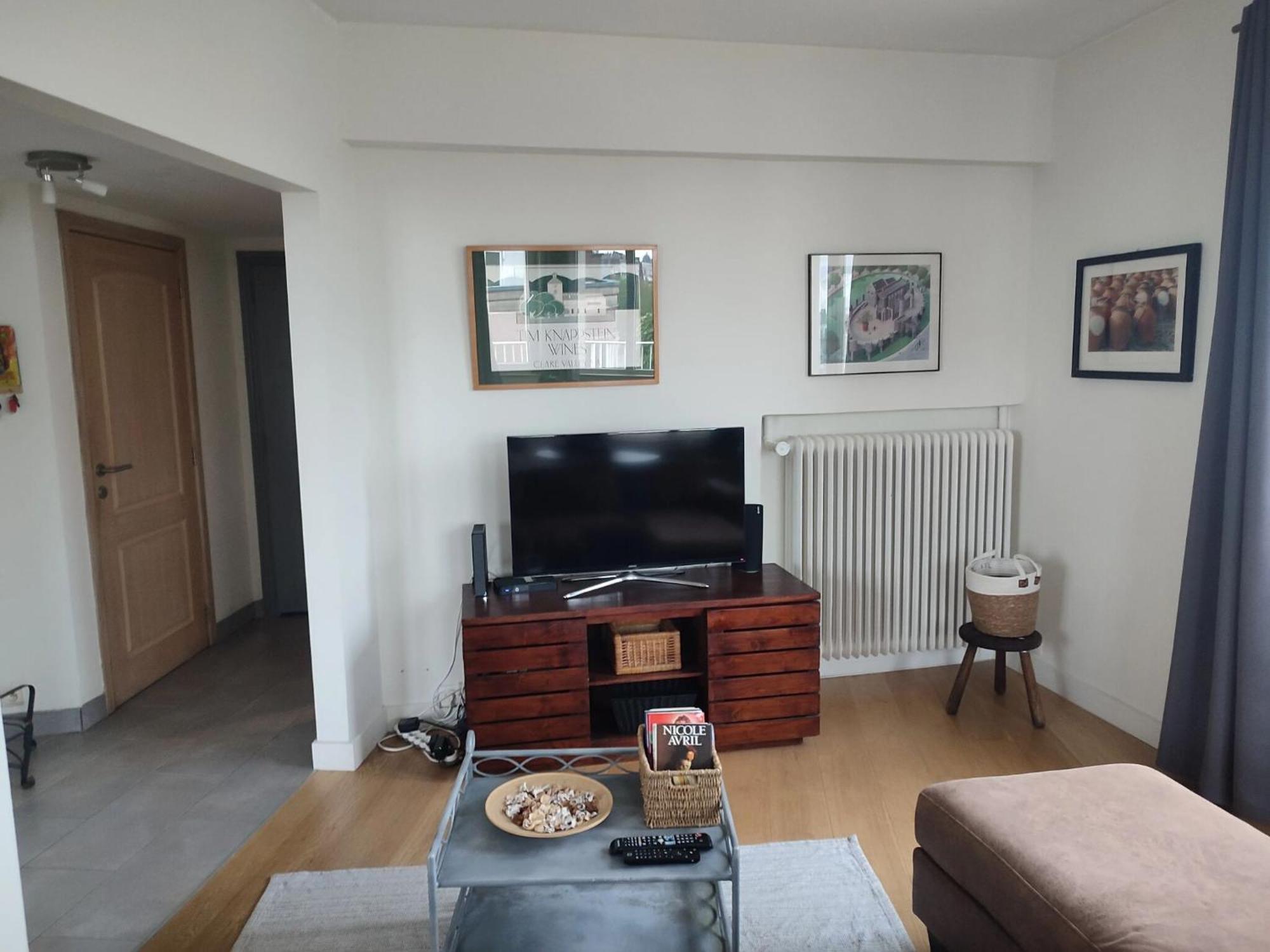 Appartement Charming In Etterbeek 70 M² With Balcony *