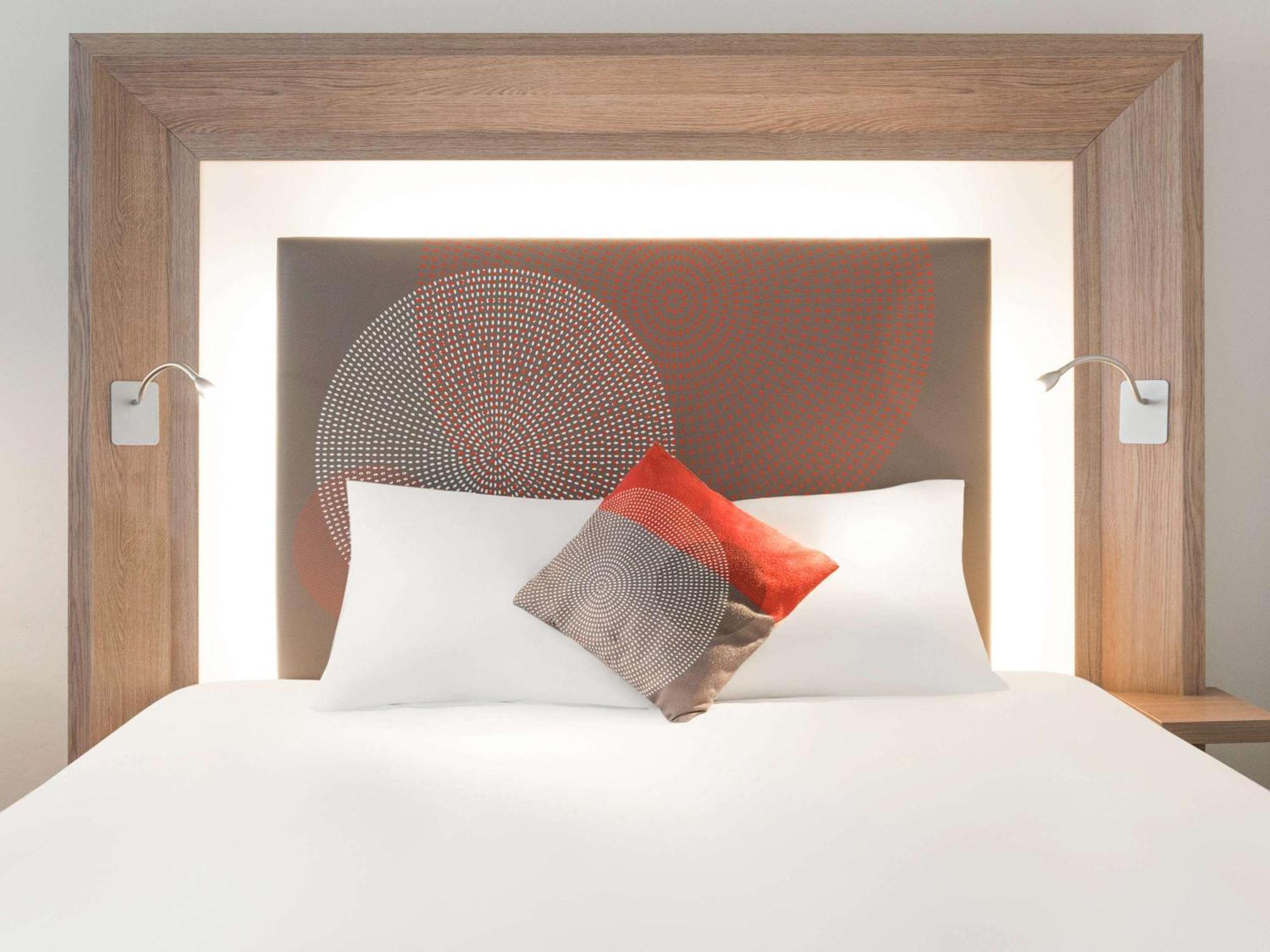 Hotel Novotel Off Grand Place 4*