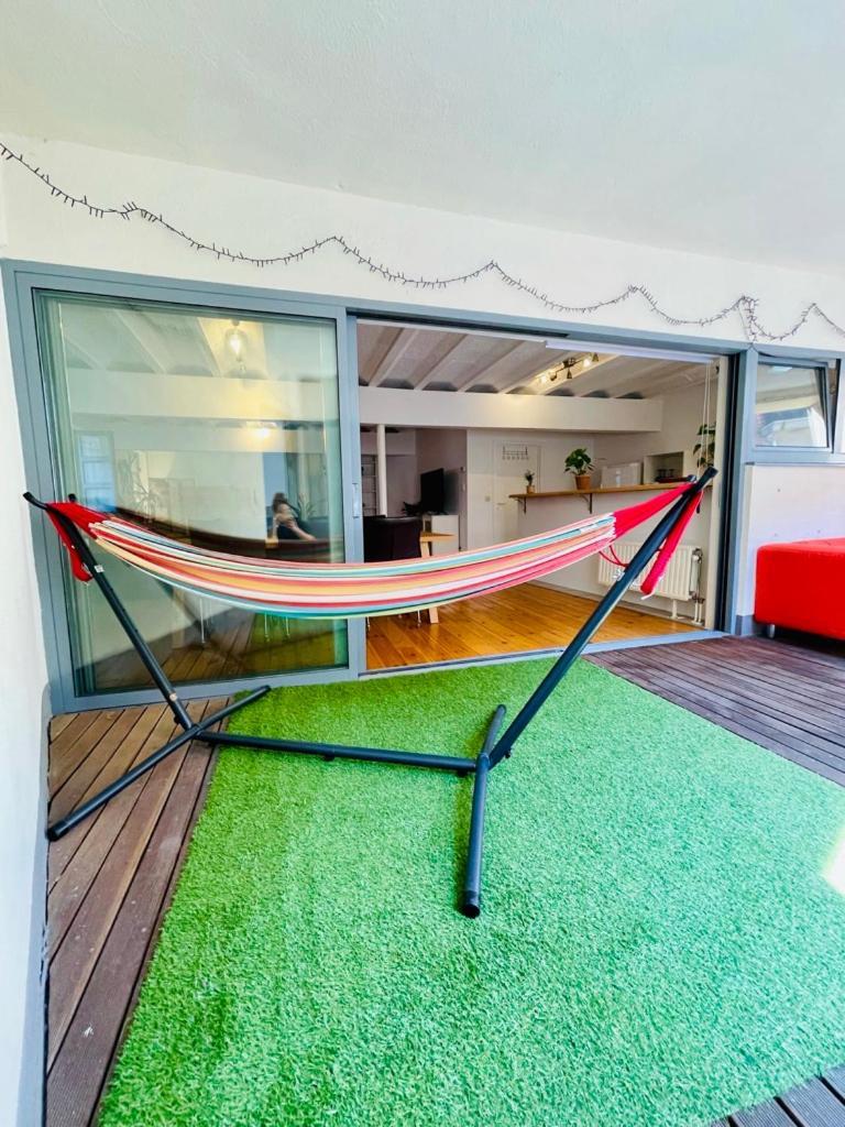 Apartment Down Town Oasis-spacious Loft With Private Parking Brüssel