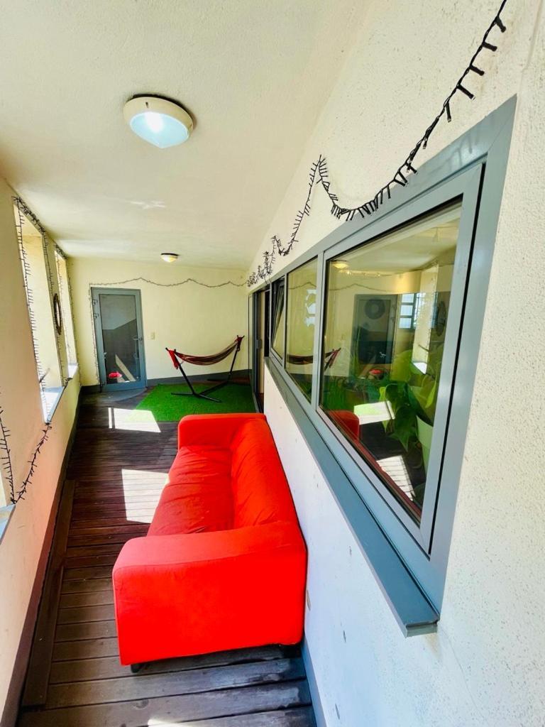Down Town Oasis-spacious Loft With Private Parking Apartment Brüssel