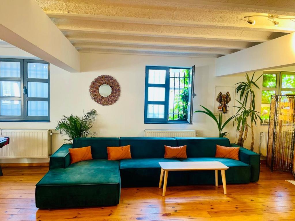 Down Town Oasis-spacious Loft With Private Parking * Brüssel