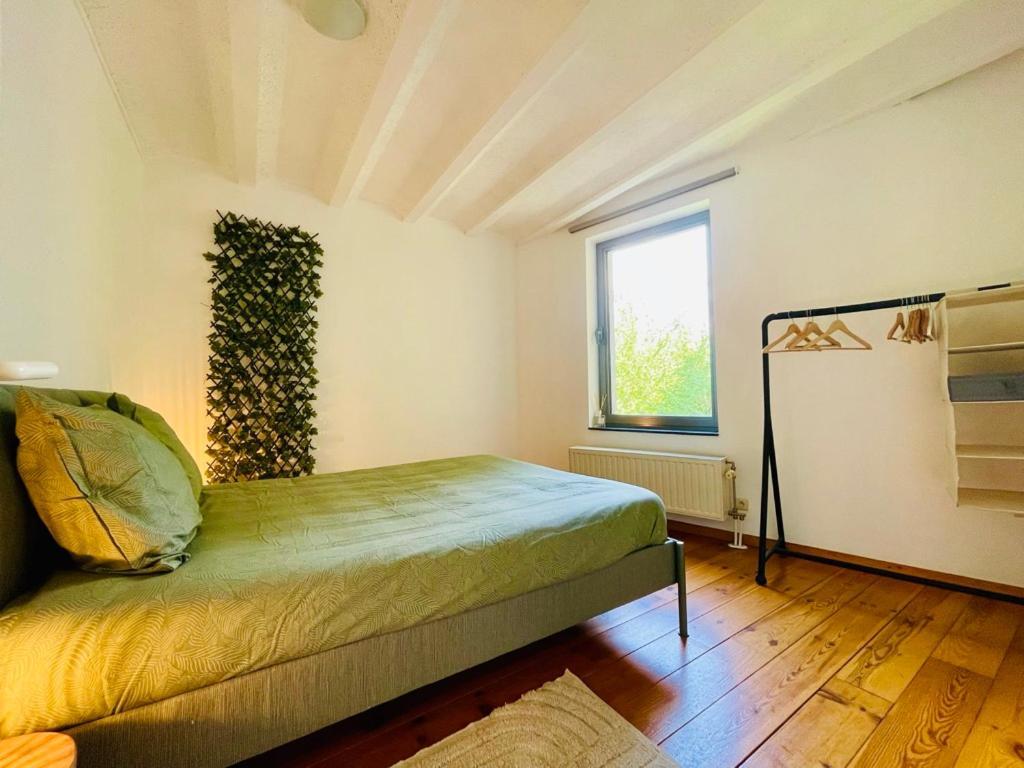 Down Town Oasis-spacious Loft With Private Parking Apartment *