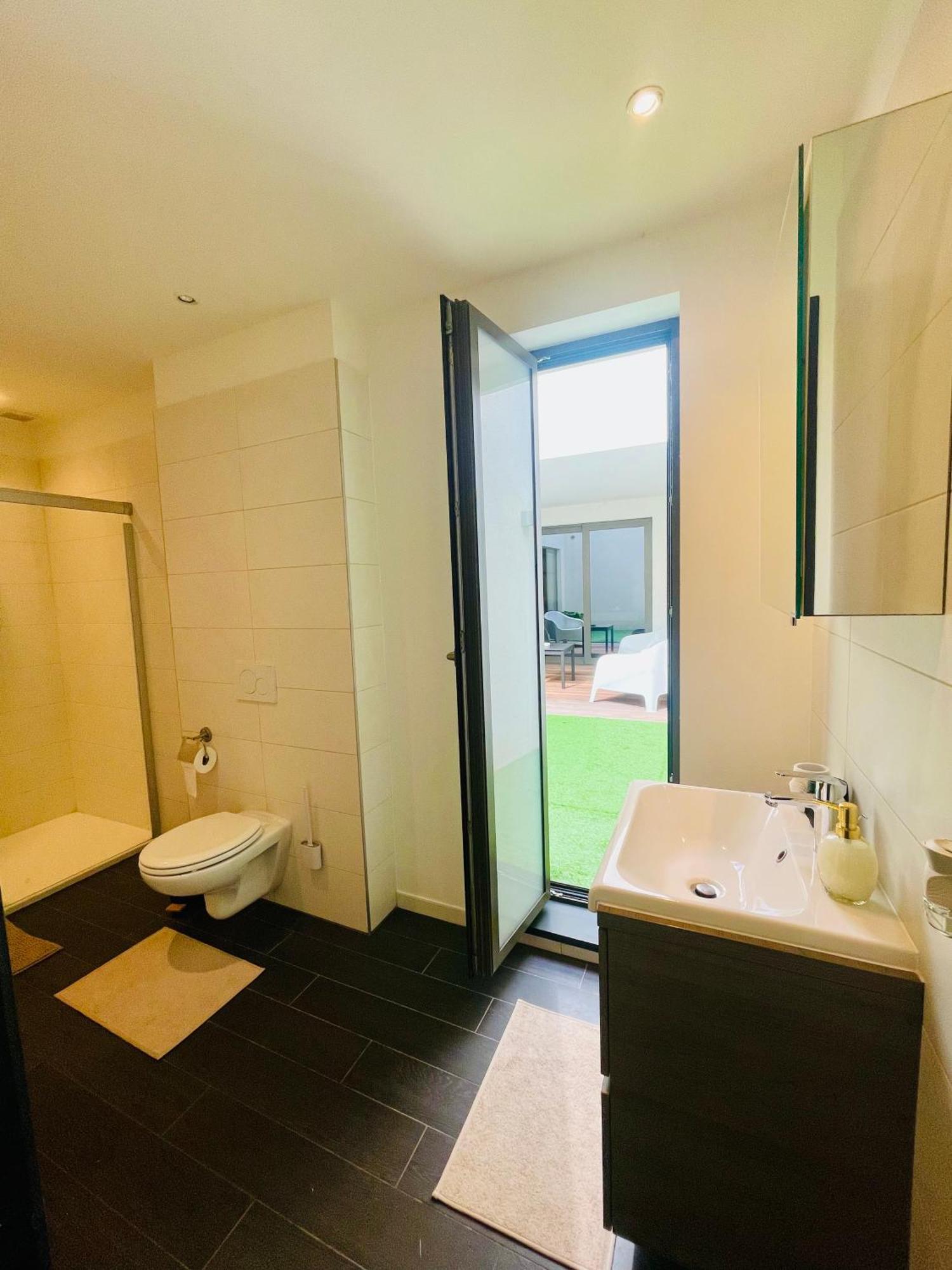 Down Town Spacious Loft Retreat With Private Parking Lejlighed *