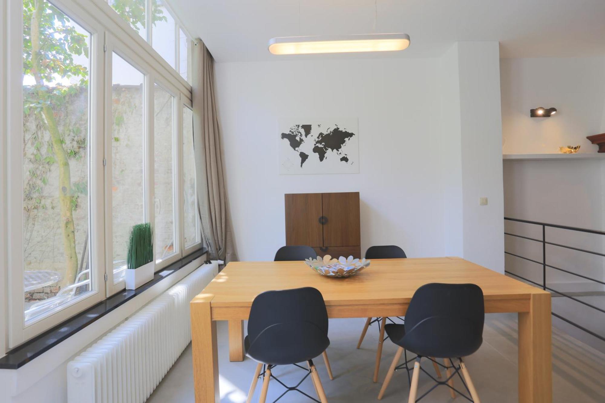 Schuman Flat *