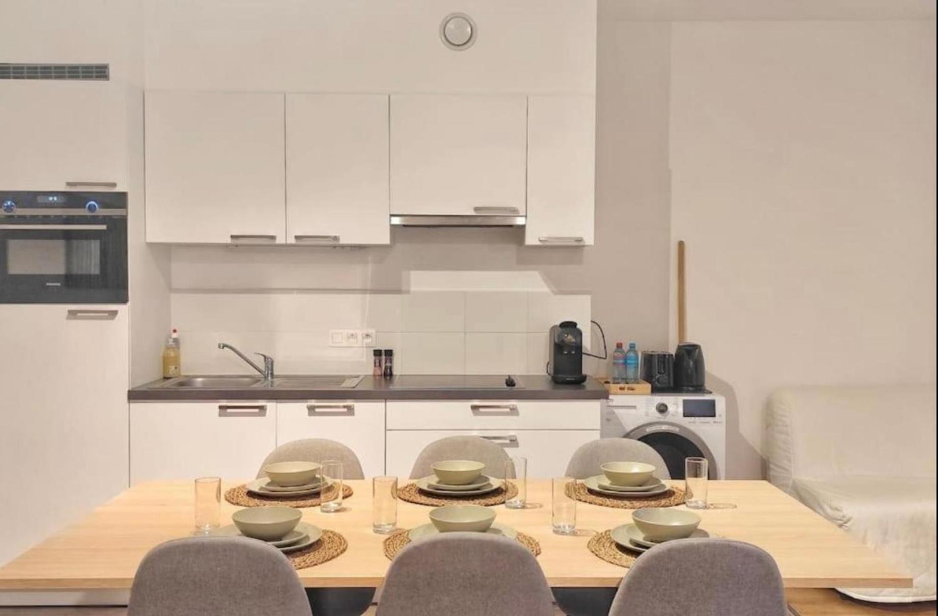 2 Bedroom In Center With Breathtaking View Brussel