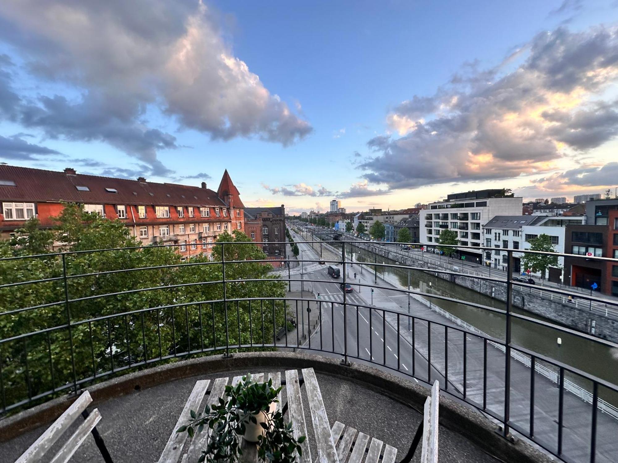 2 Bedroom In Center With Breathtaking View Brussel