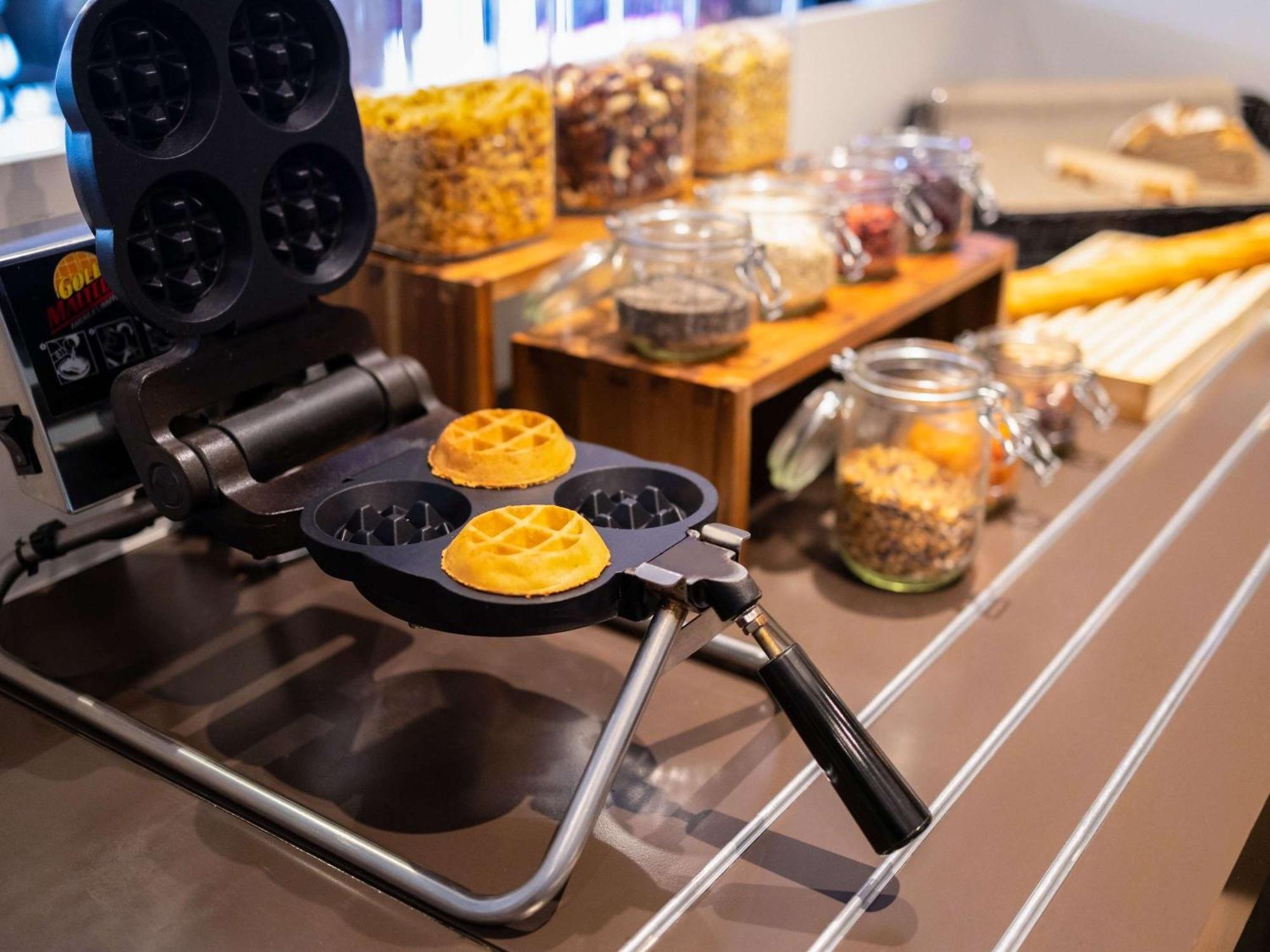 Hotel Ibis Styles Centre Stéphanie 3*