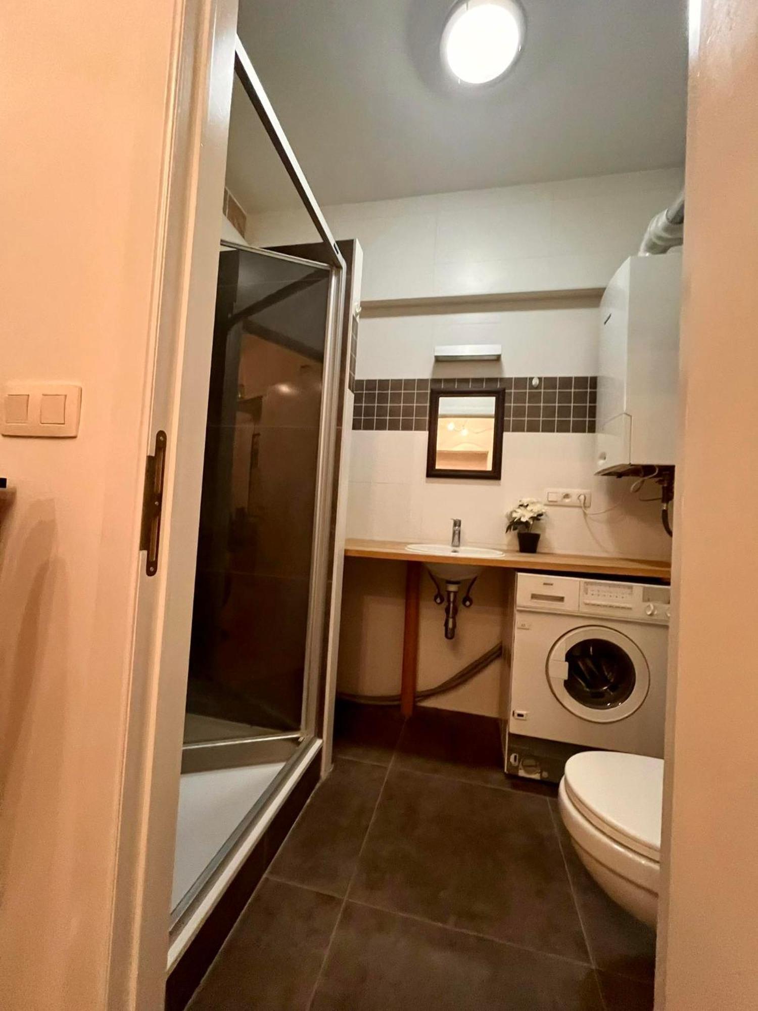 Apartment Charmant Studio - Quartier Chatelain