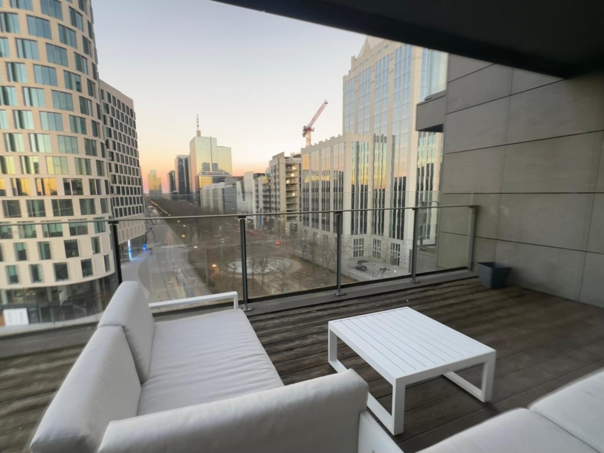 Lejlighed With Balcony In Center *