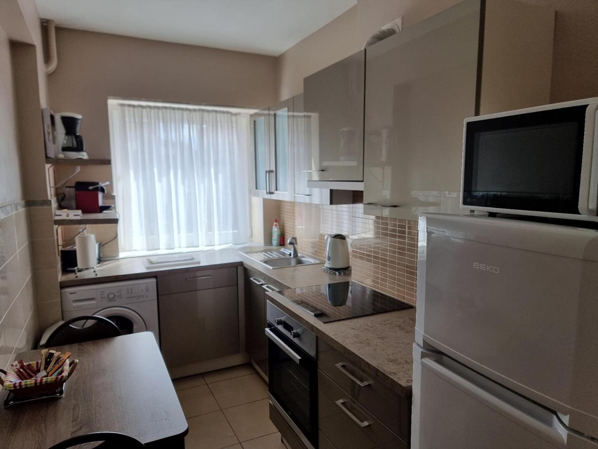 Bara Midi Aparthotel