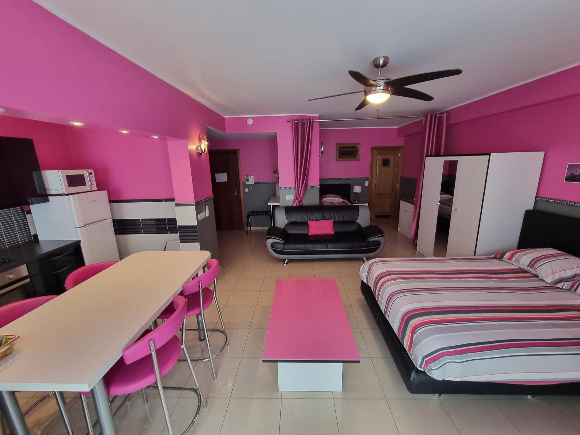 Aparthotel Bara Midi