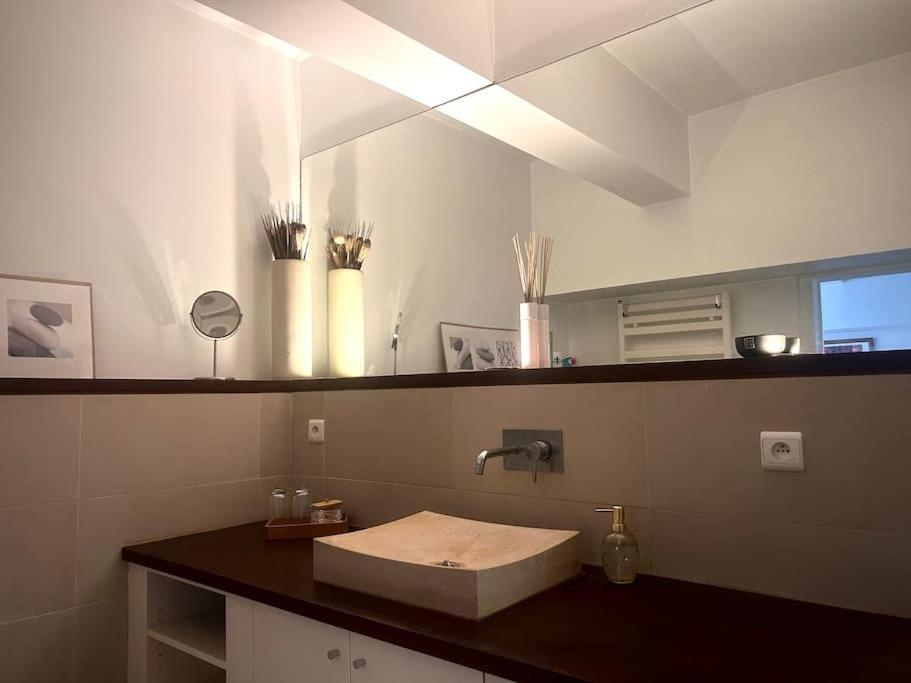 Appartement Down Town Spacious Duplex With Private Parking & Game Brussel