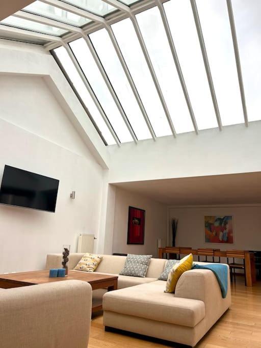 Down Town Spacious Duplex With Private Parking & Game Appartement