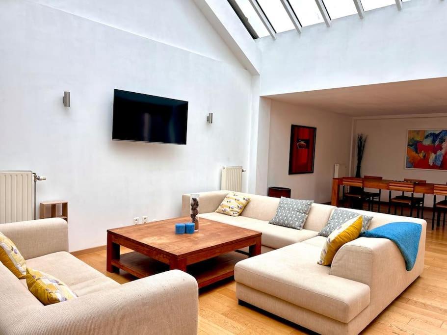 Appartement Down Town Spacious Duplex With Private Parking & Game *
