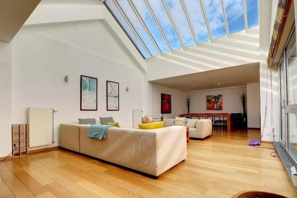 Appartement Down Town Spacious Duplex With Private Parking & Game