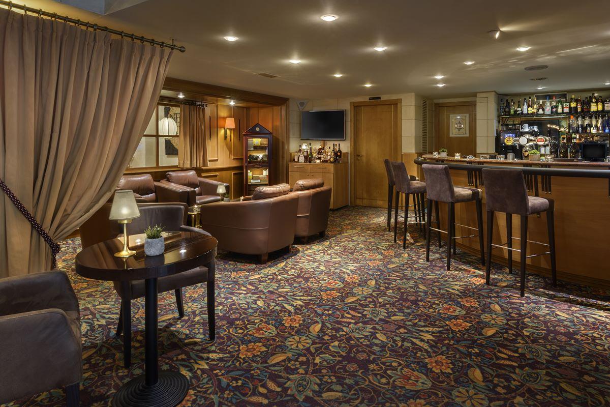 Le Chatelain Hotel 5*