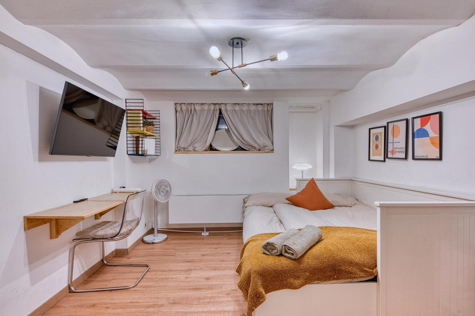 Comenstay Bed & Breakfast