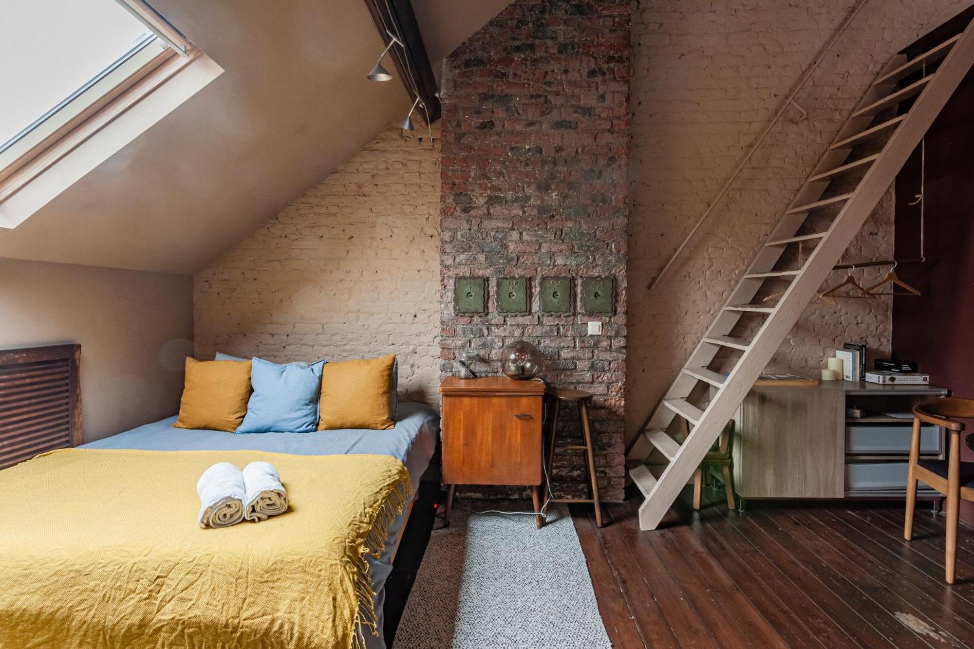 Comenstay Bed & Breakfast *