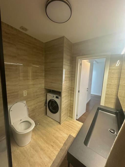Welcome To Our Beautiful Triplex ! Bruxelles