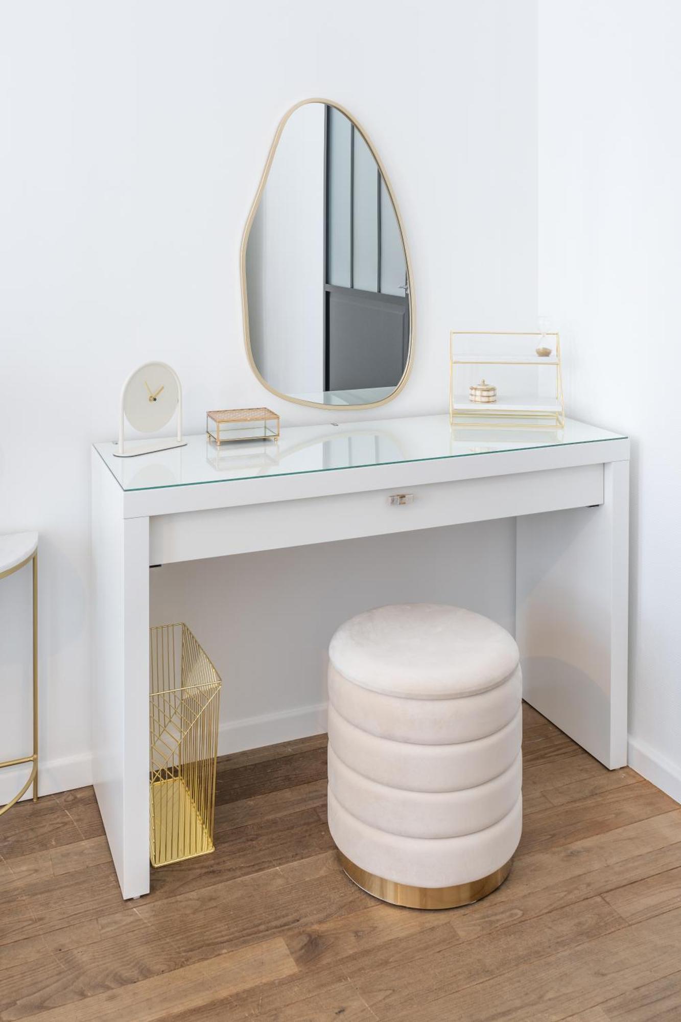 Your Serenity Bubble - Center Apartment