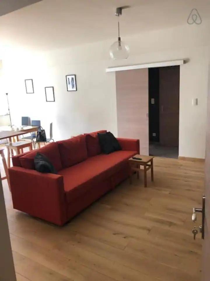 Entierement Renove Et Equipe De Deux Dans Le Quartier Schuman Apartment