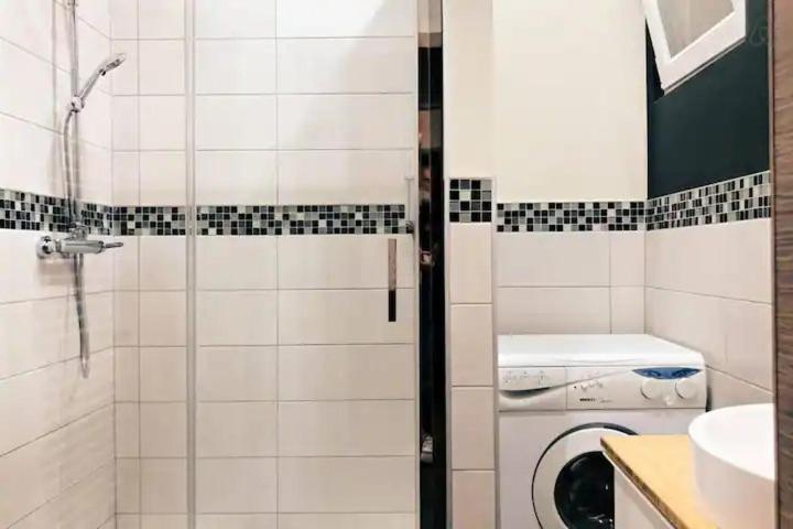 Entierement Renove Et Equipe De Deux Dans Le Quartier Schuman Apartment *