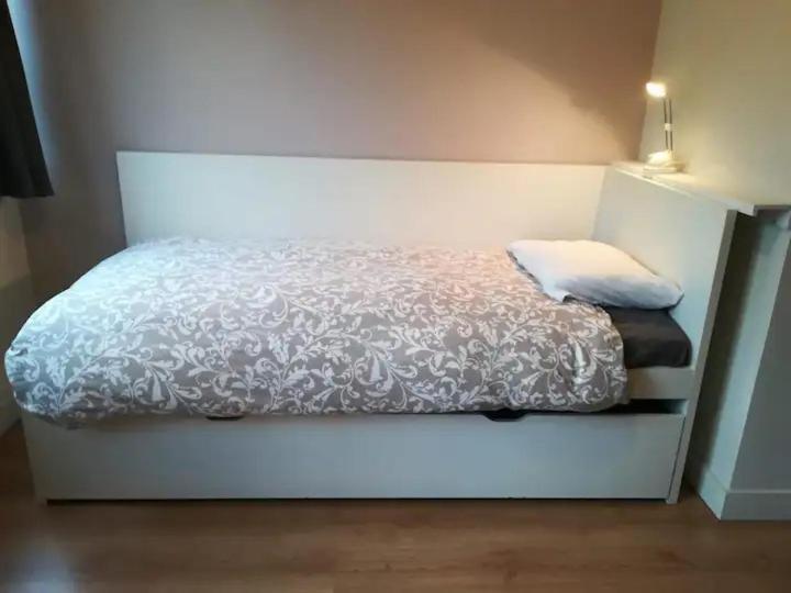 Apartment Entierement Renove Et Equipe De Deux Dans Le Quartier Schuman Brussels