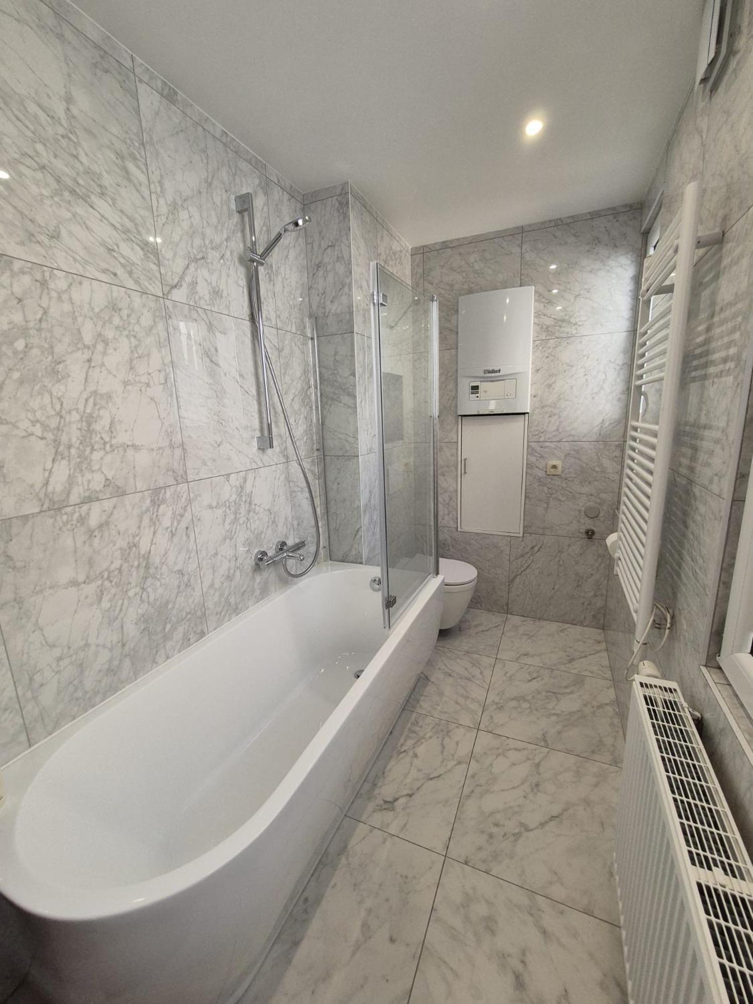 Elegant In Center Of Appartement *