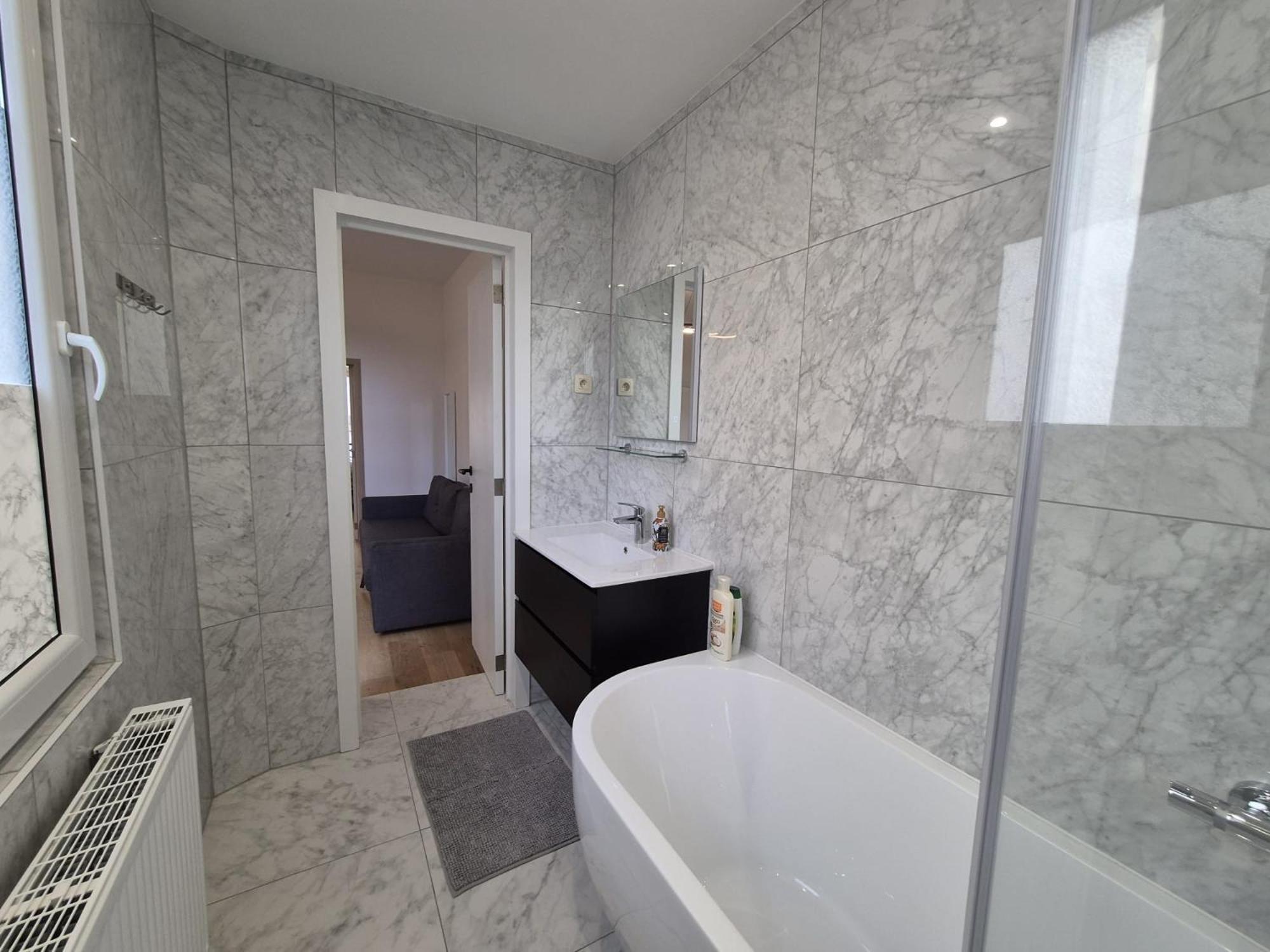 Appartement Elegant In Center Of *