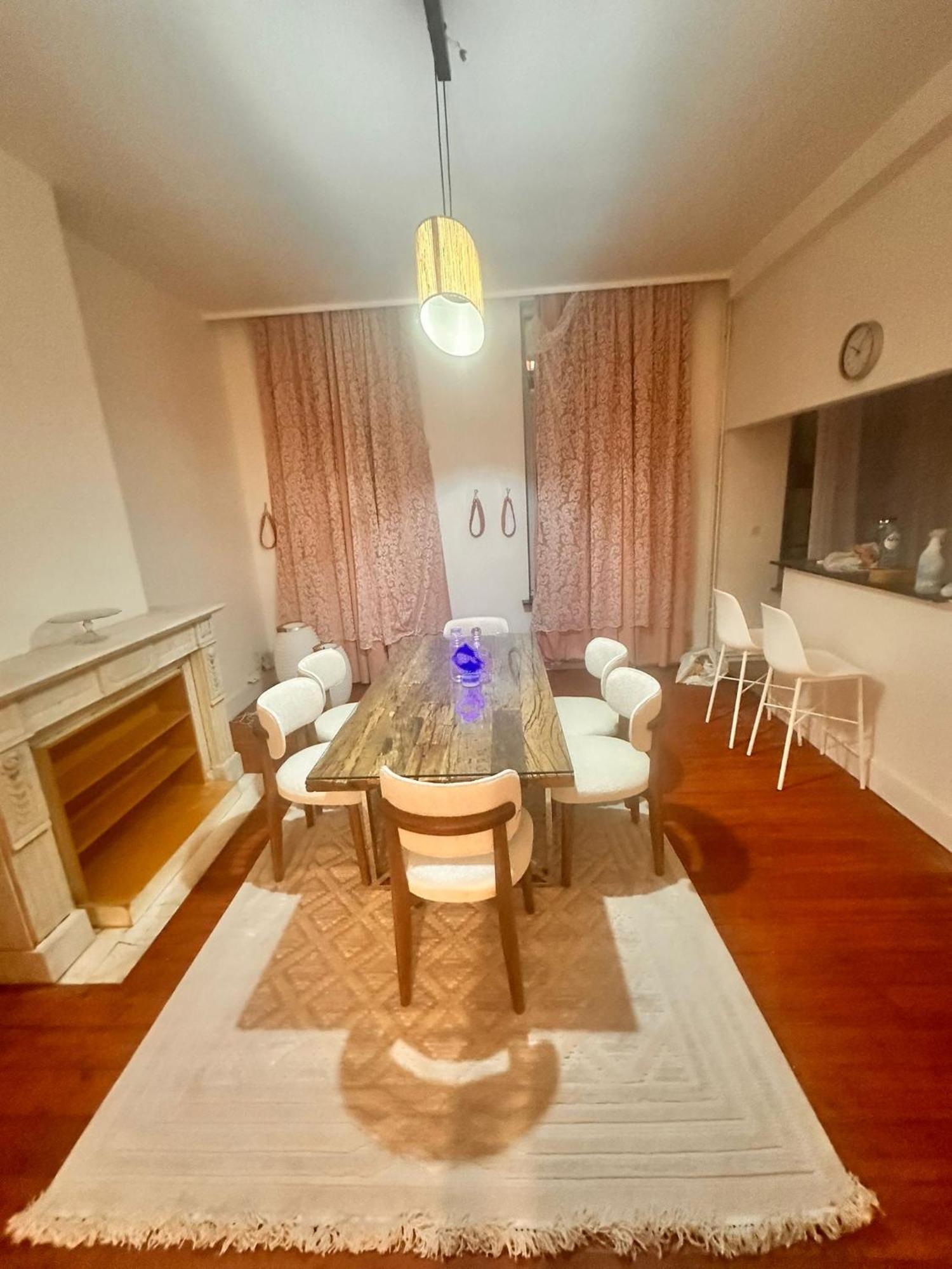 Appartement Spacious Saints Catherine Bruxelles
