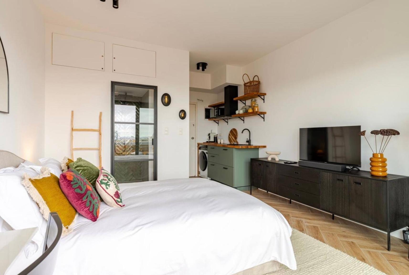 Deluxe La Cambre - With View Apartment