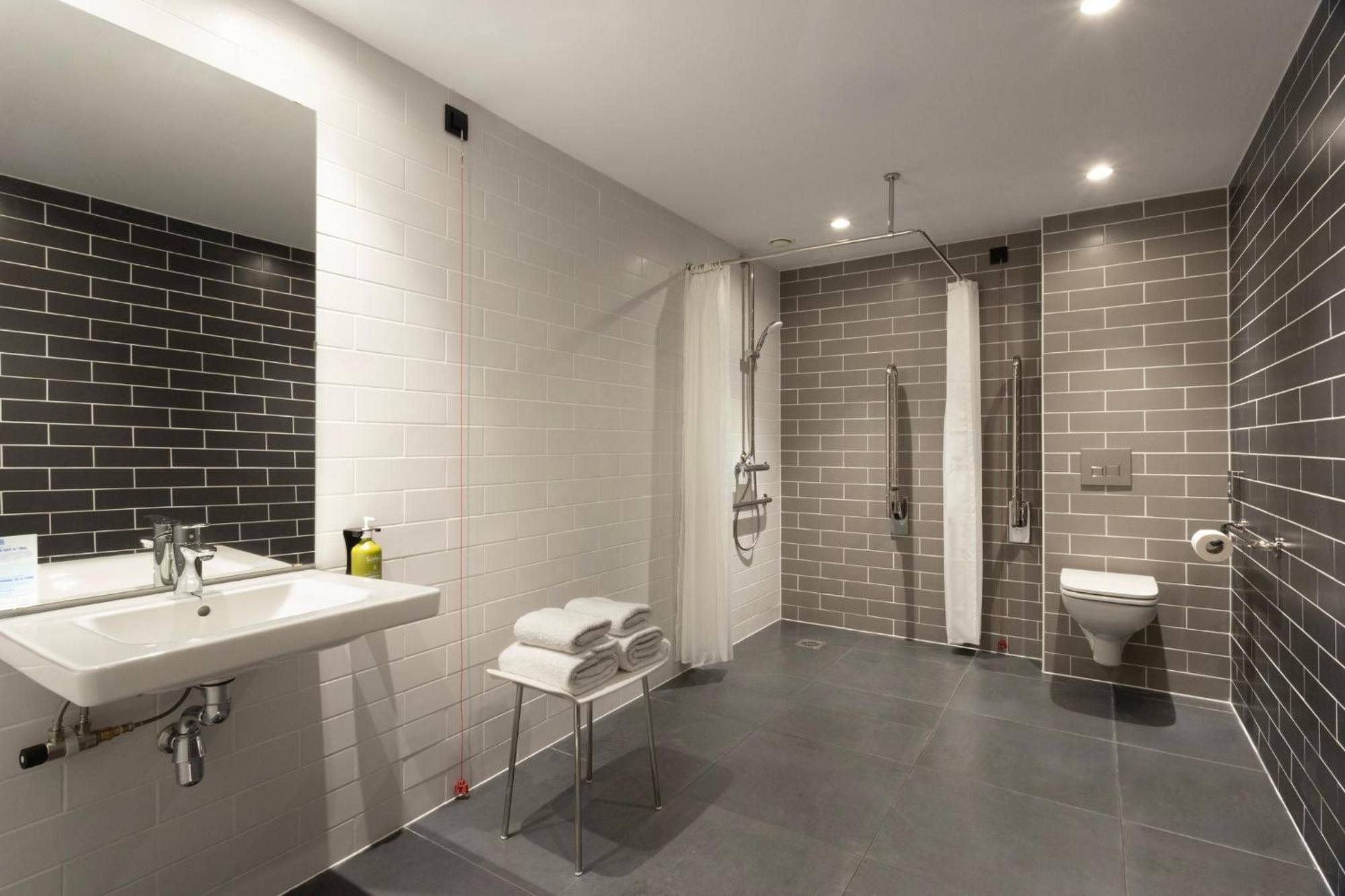 Hotel Express - Airport By Ihg *