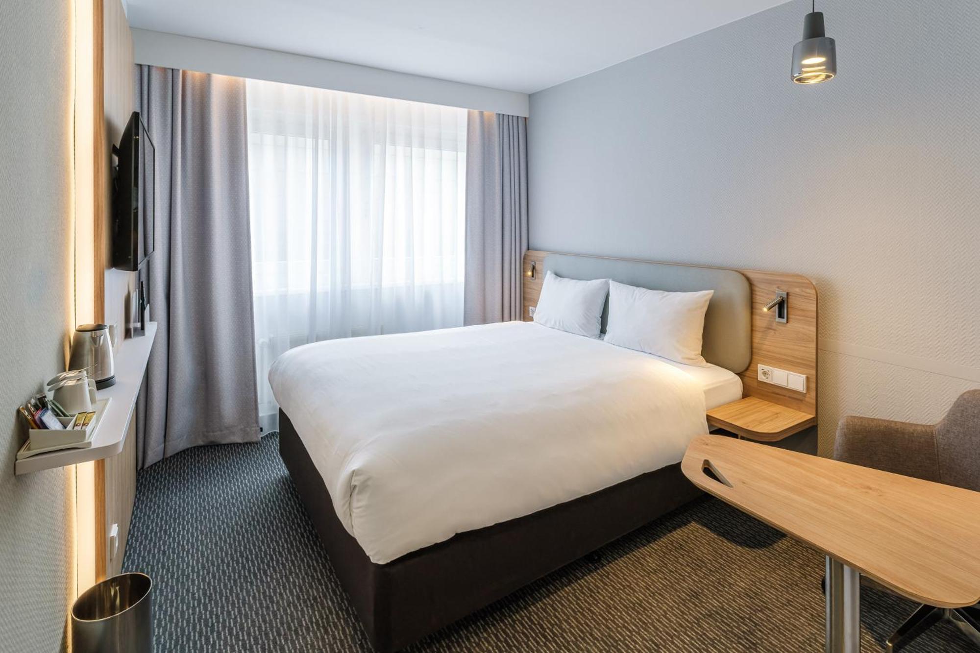 Hotel Express - Airport By Ihg *