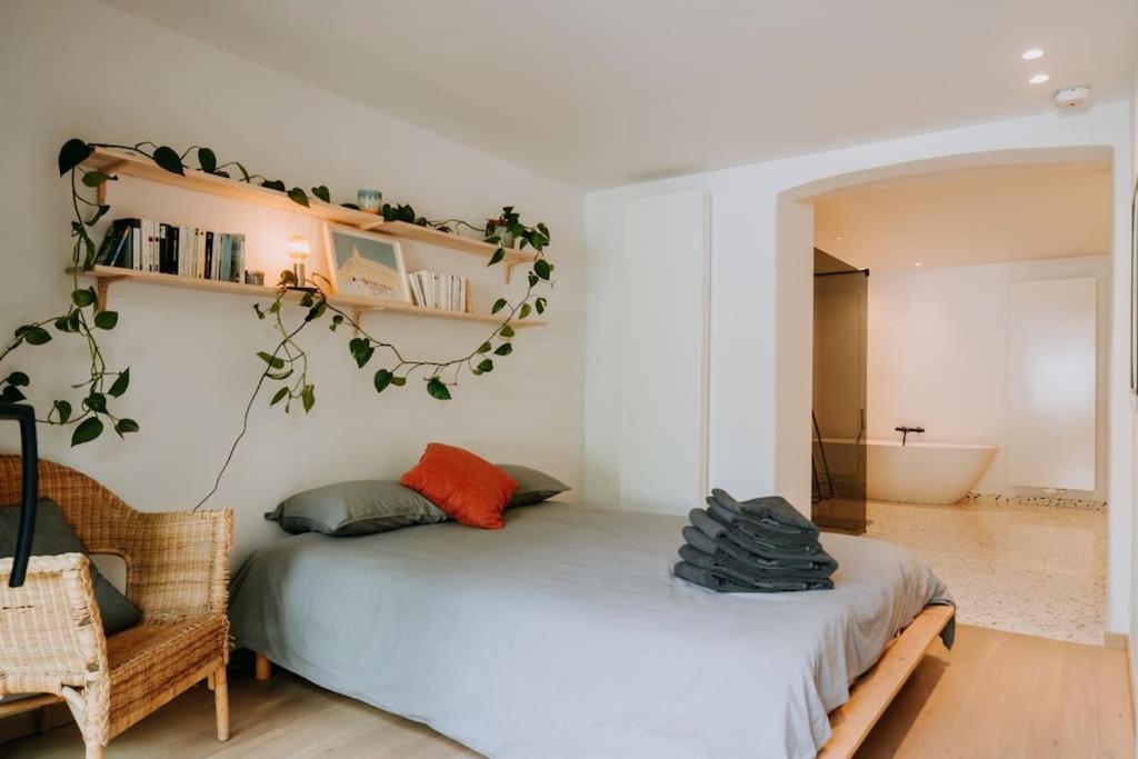 Beautiful 2 Bedroom Duplex In Le Chatelain