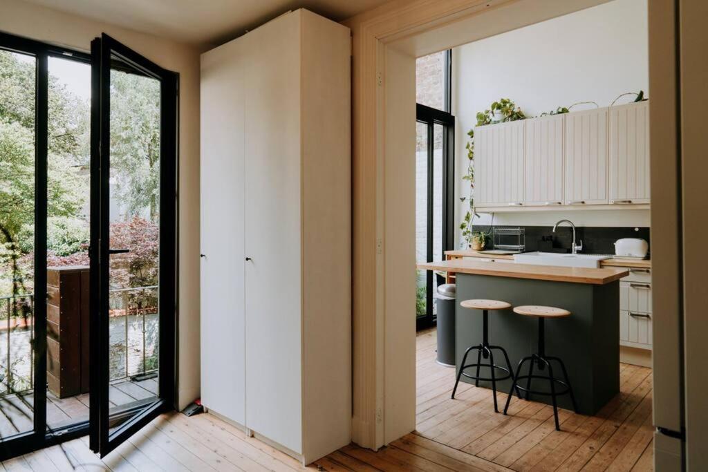 Beautiful 2 Bedroom Duplex In Le Chatelain Appartamento Bruxelles