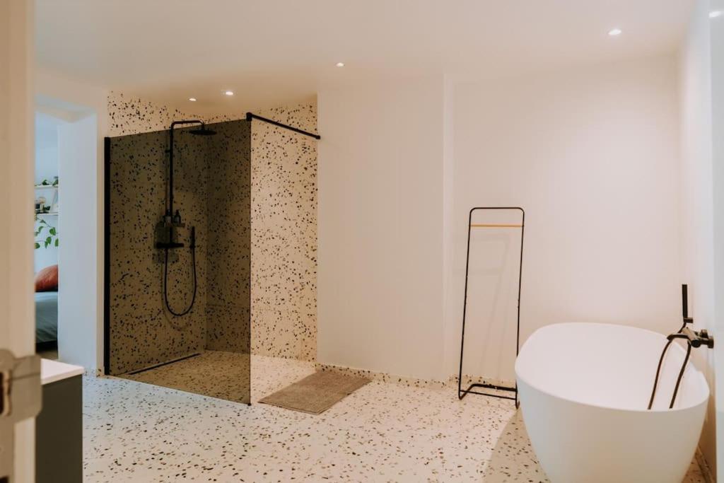 Beautiful 2 Bedroom Duplex In Le Chatelain *